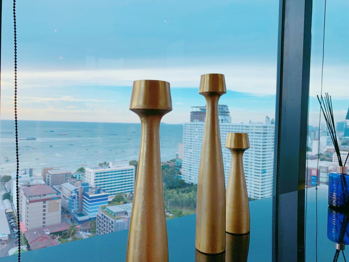 The Base Seaview Holiday Inn Pattaya Exterior foto